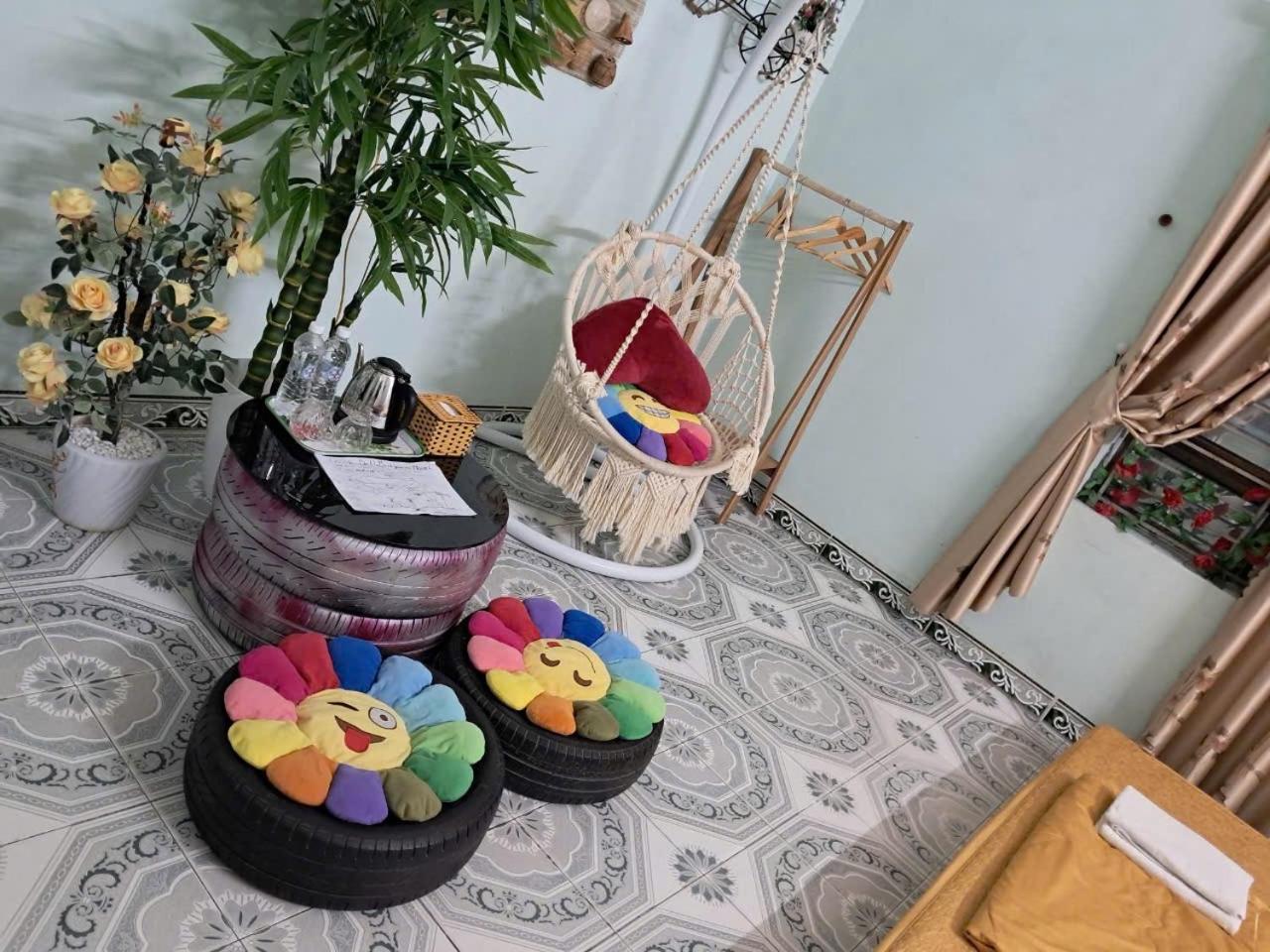 Golden Bell Backpacker Hostel Нин Бин Екстериор снимка