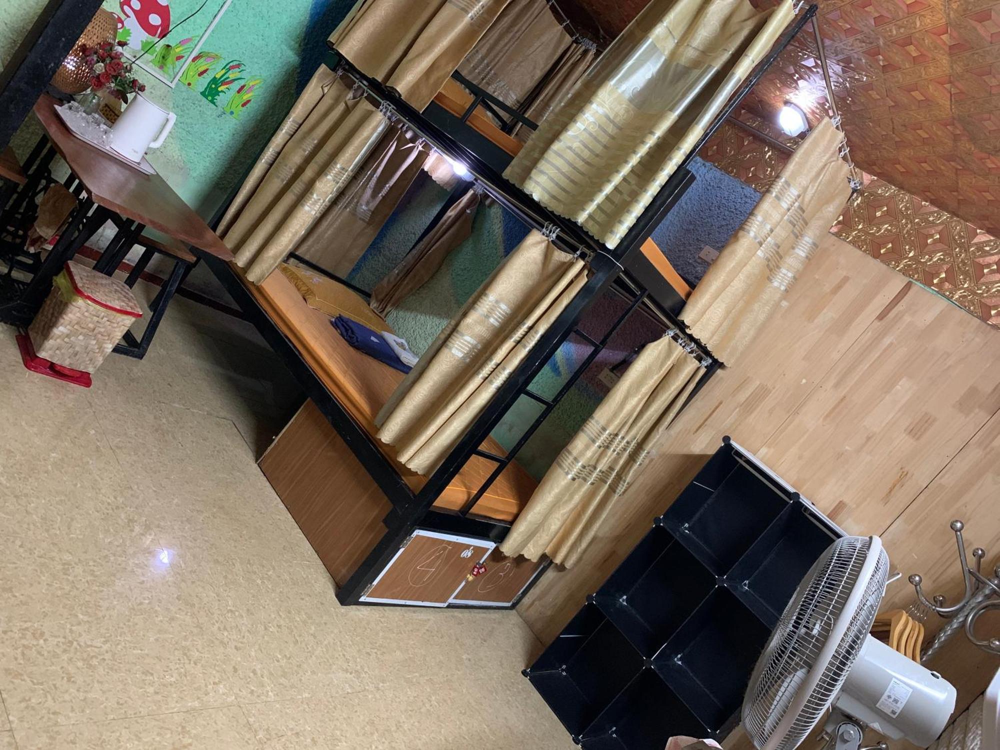 Golden Bell Backpacker Hostel Нин Бин Екстериор снимка