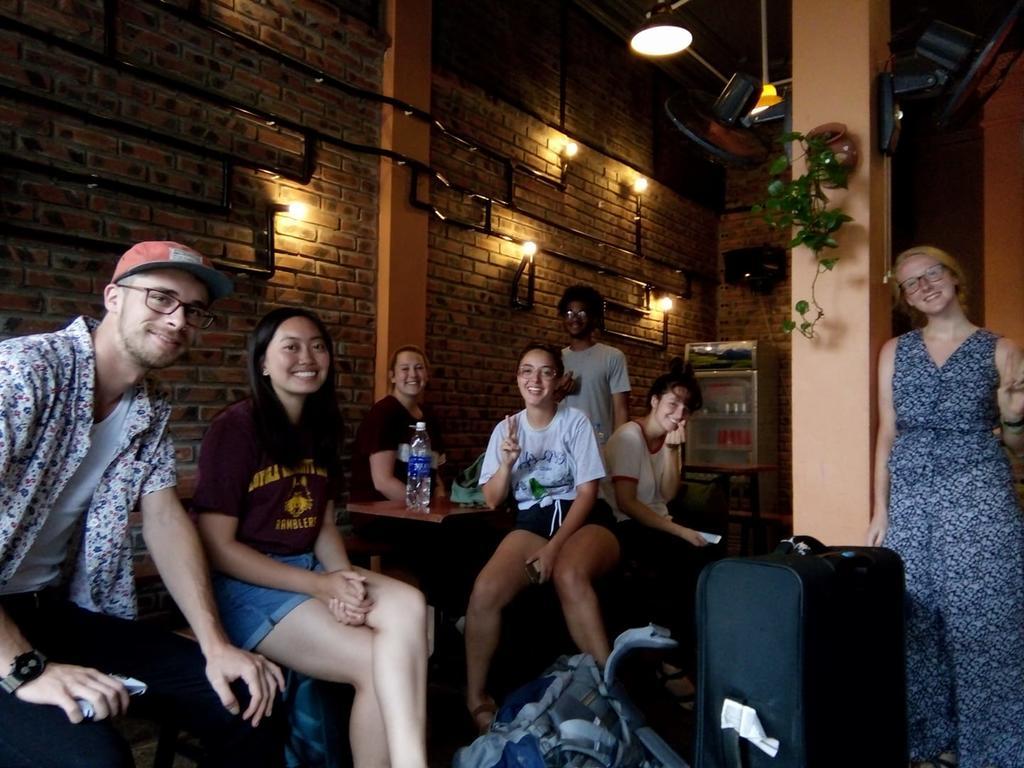 Golden Bell Backpacker Hostel Нин Бин Екстериор снимка